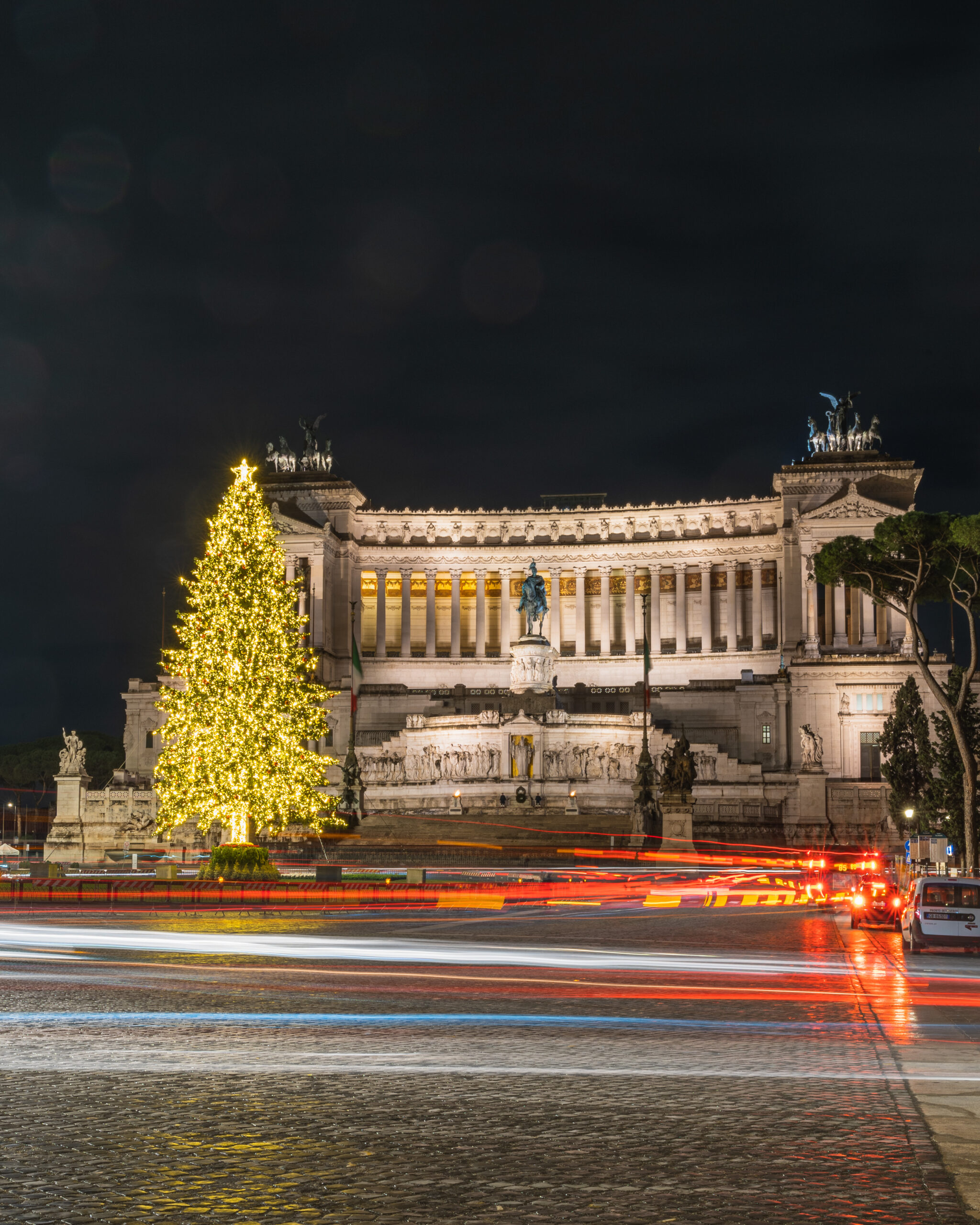 Altare della Patria by night